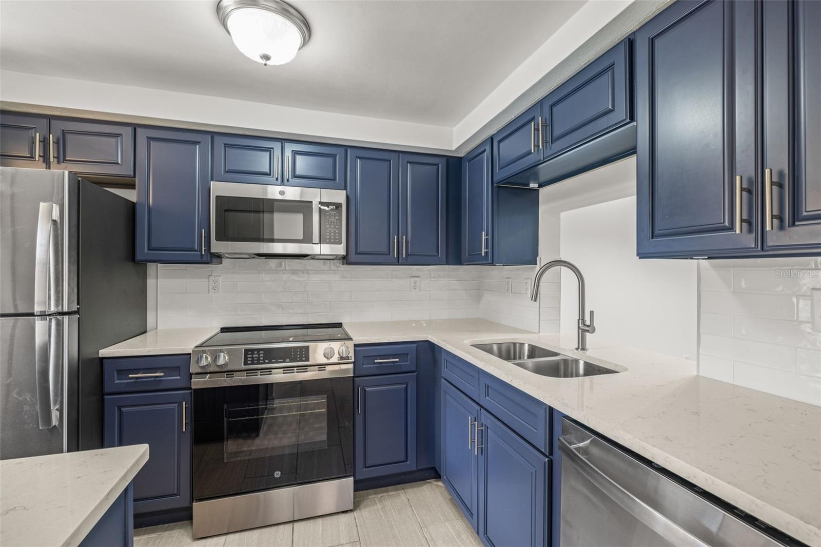 Image 7 of 43 For 4324 Summersun Drive