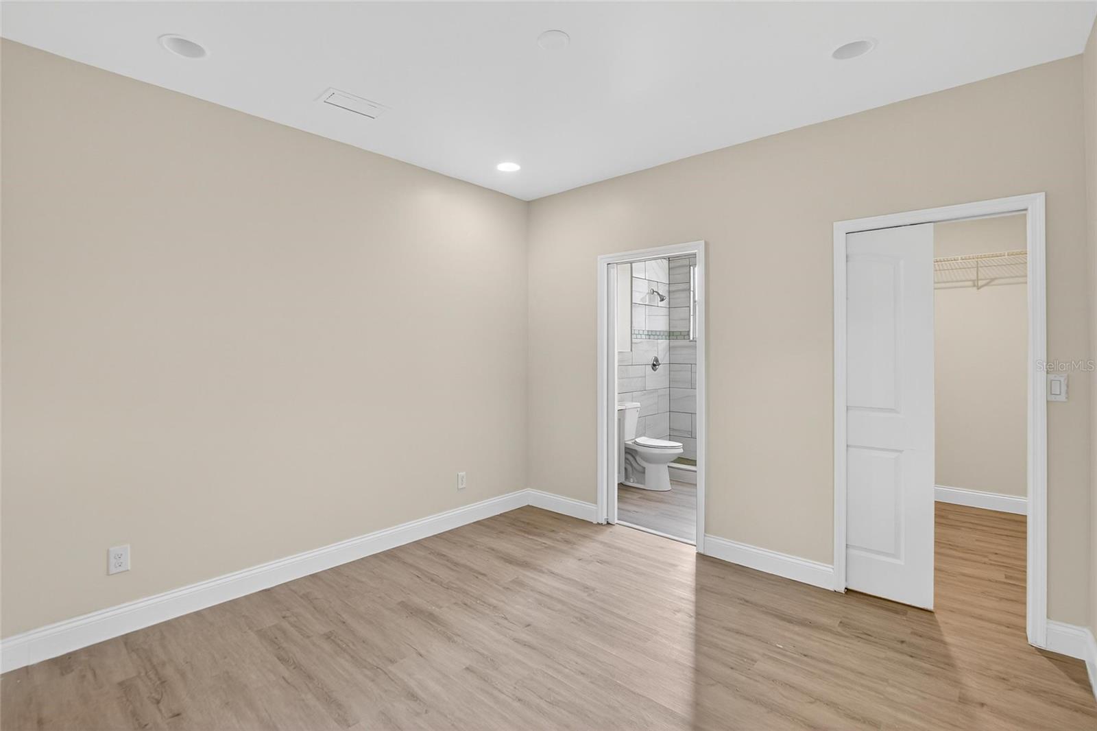 Image 3 of 15 For 7515 Tidewater Trail