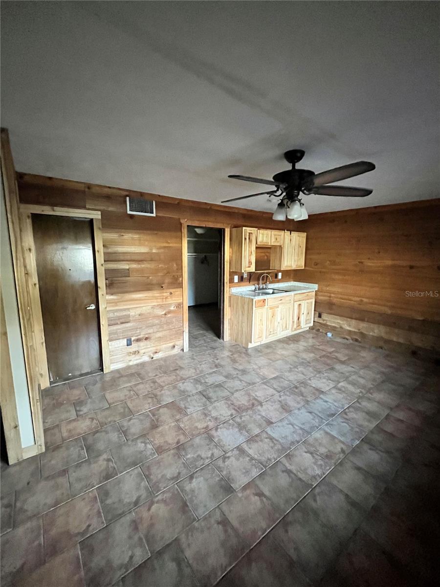 Image 19 of 24 For 941 Mill Road Lane