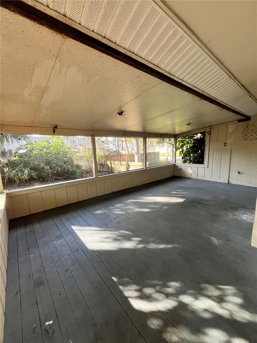 Image 22 of 24 For 941 Mill Road Lane