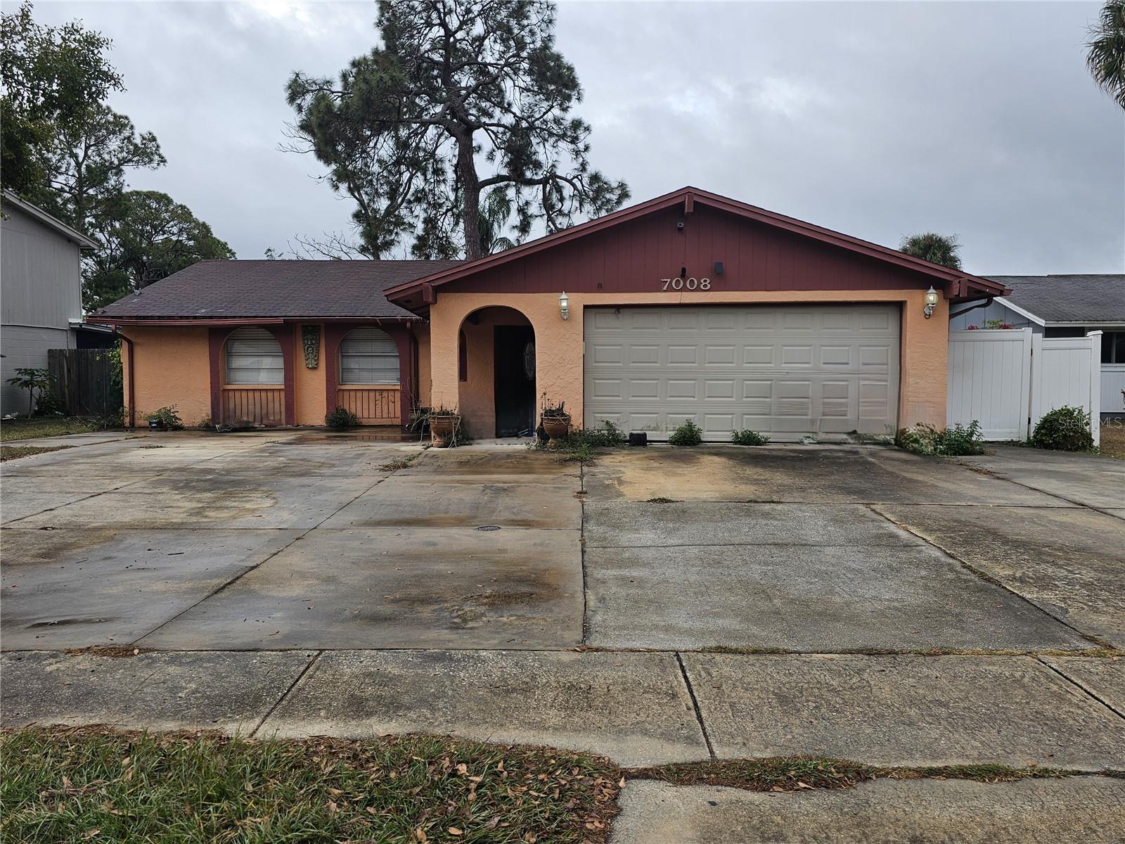Listing Details for 7008 Fountain Avenue, TAMPA, FL 33634