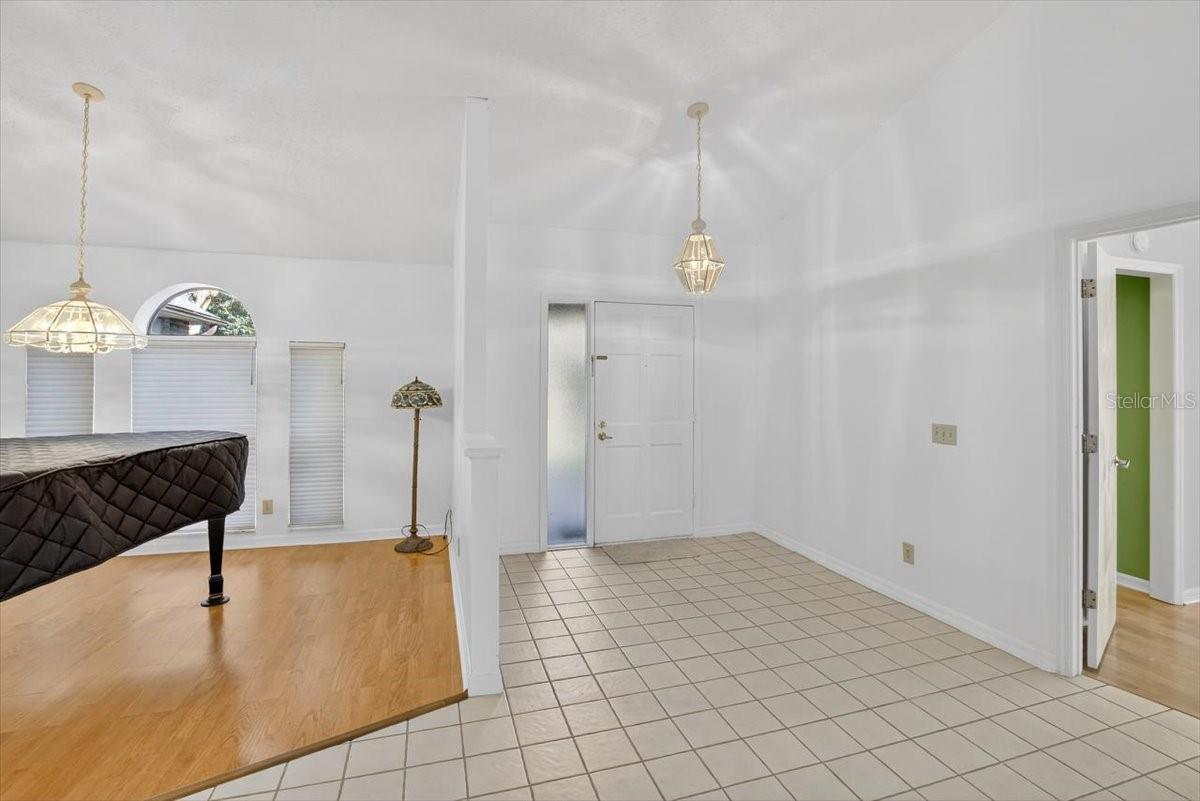 Image 12 of 70 For 11205 Kerry Hills Court