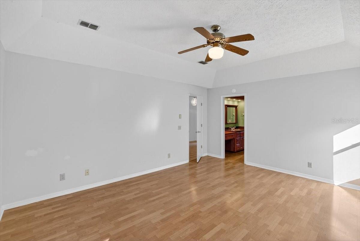 Image 13 of 70 For 11205 Kerry Hills Court