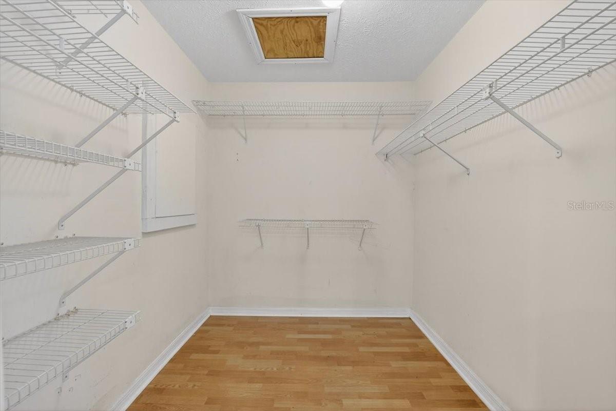 Image 16 of 70 For 11205 Kerry Hills Court