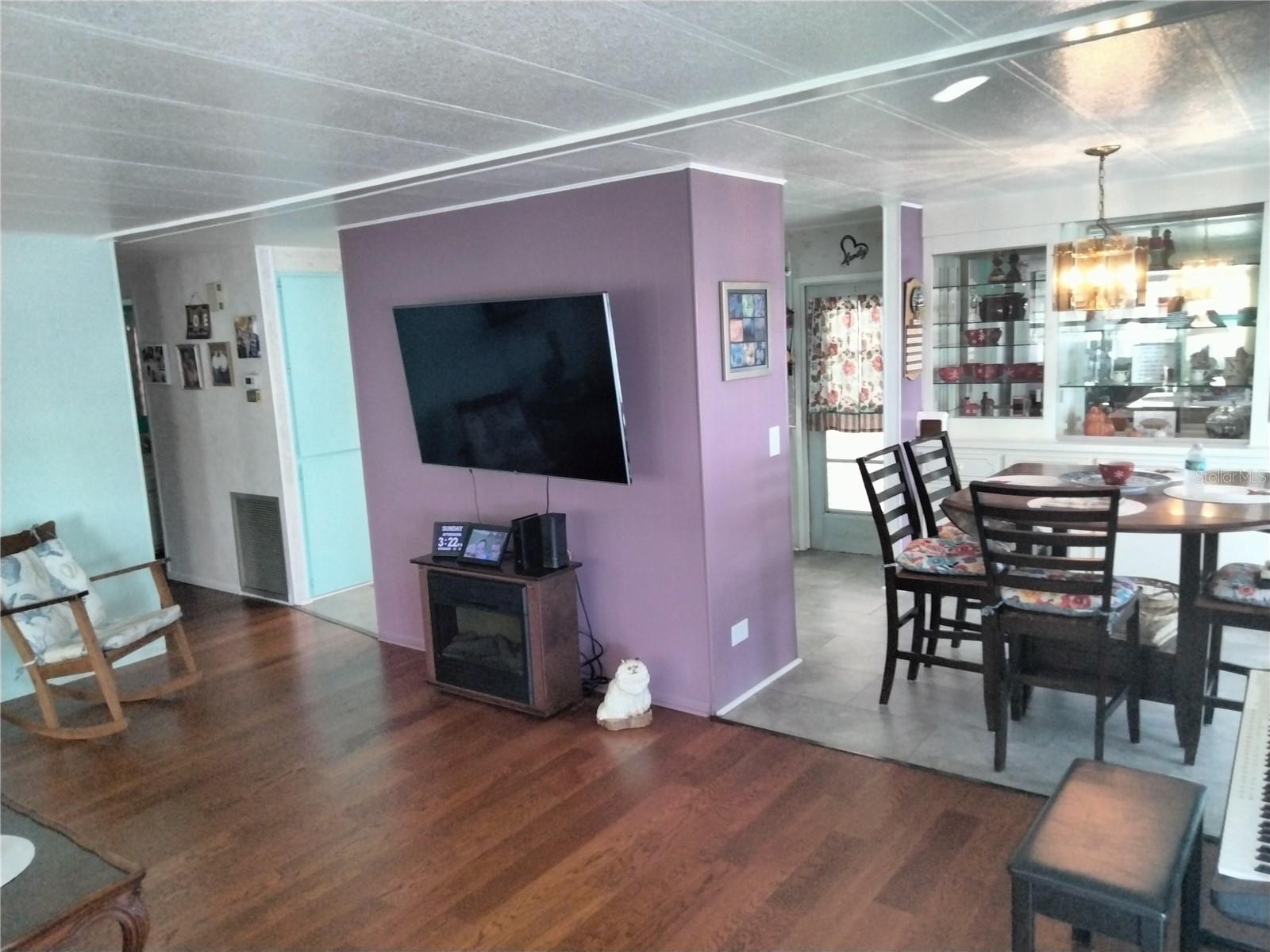 Image 4 of 45 For 3806 Bywater Drive