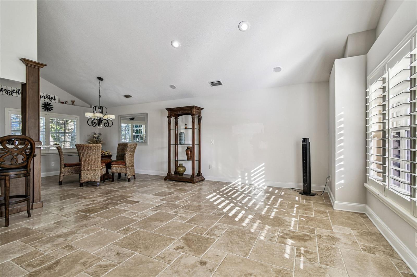 Image 10 of 97 For 9149 Maple Court