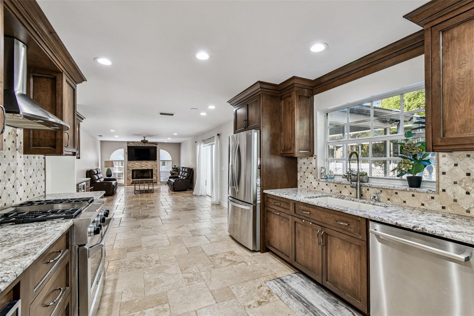 Image 19 of 97 For 9149 Maple Court