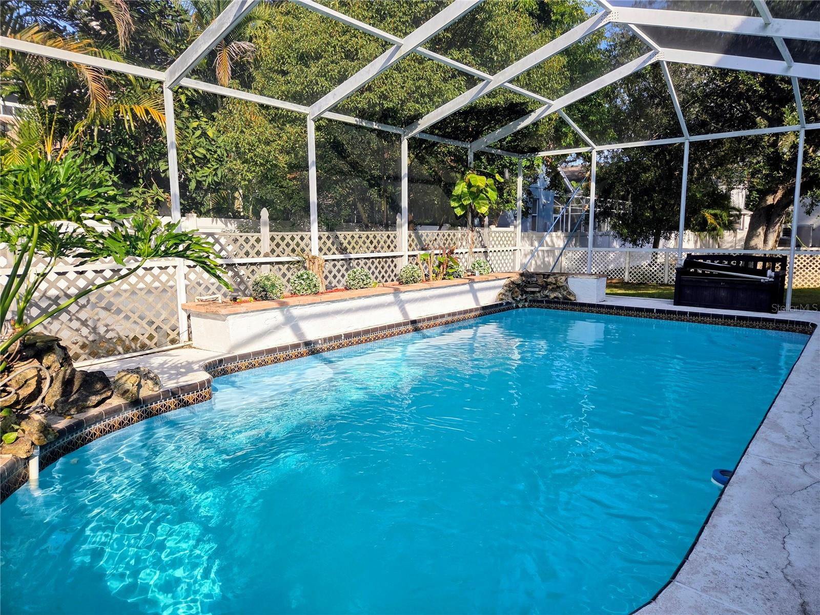 Image 2 of 6 For 9149 Maple Court