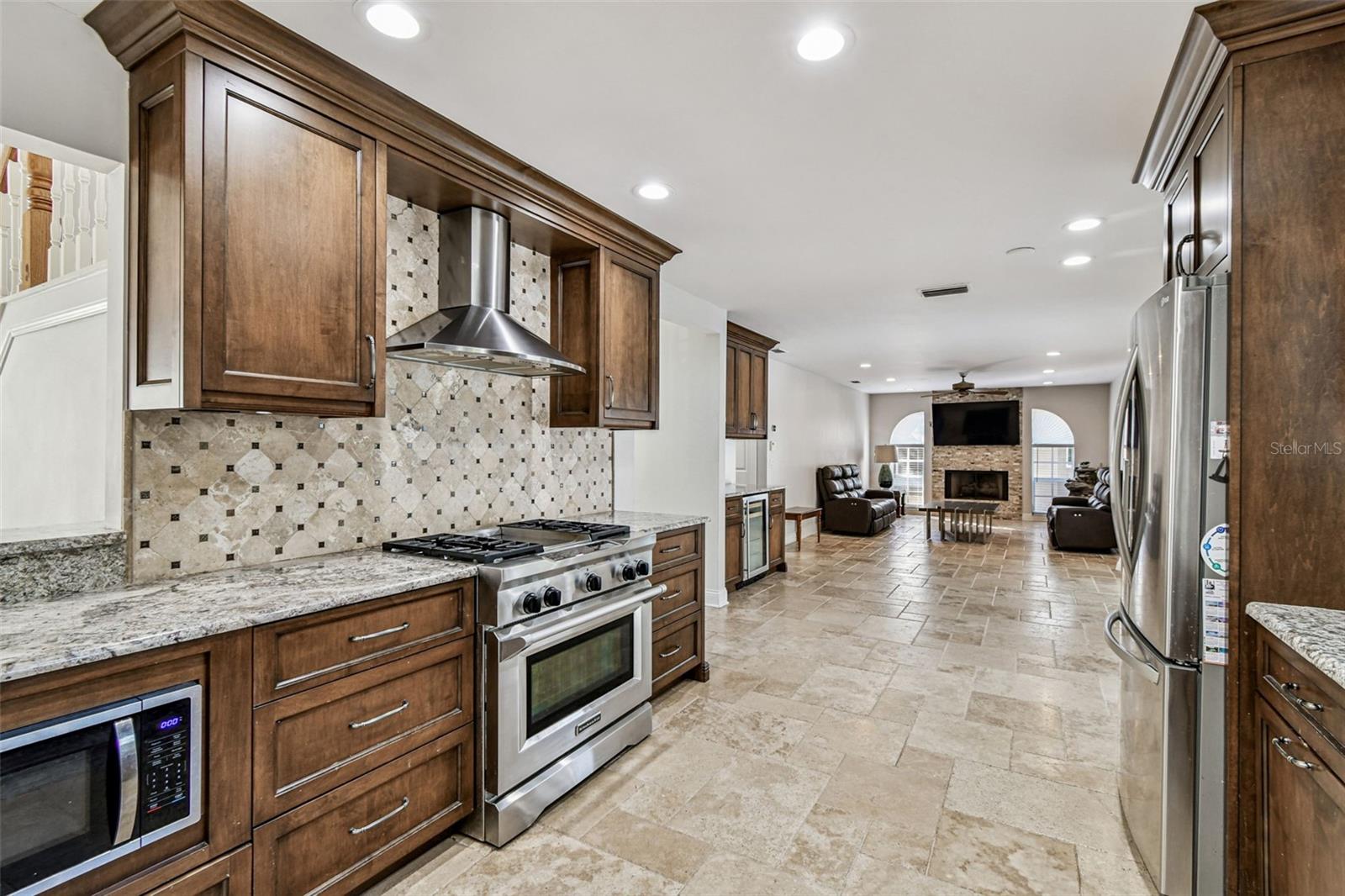 Image 20 of 97 For 9149 Maple Court