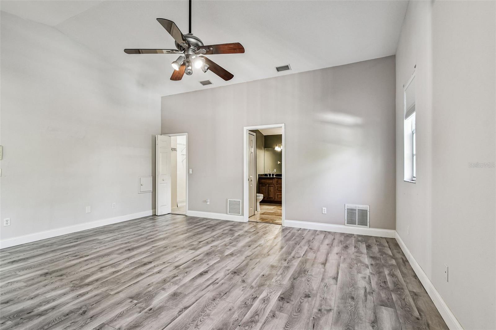 Image 35 of 97 For 9149 Maple Court