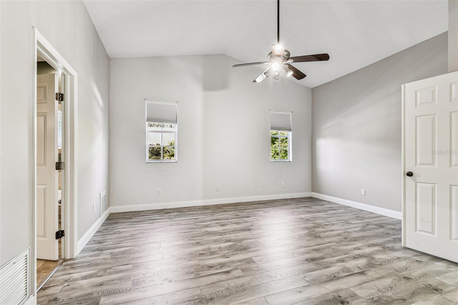 Image 38 of 97 For 9149 Maple Court