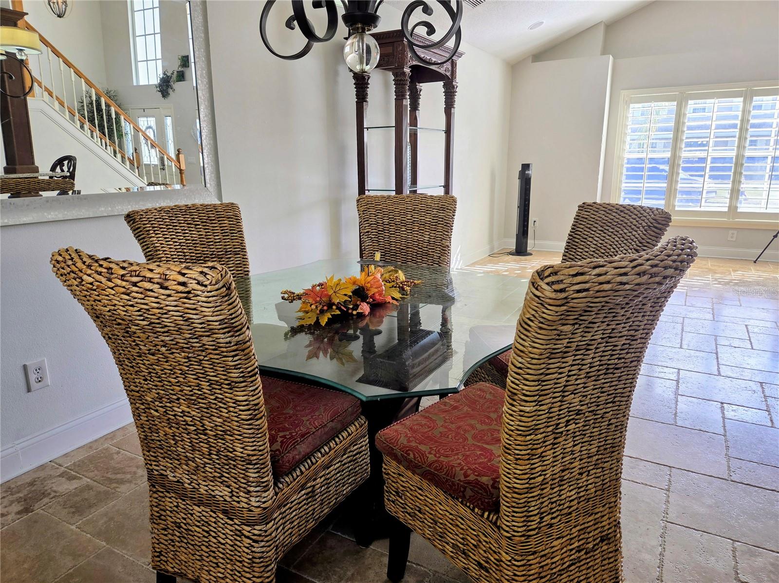 Image 5 of 6 For 9149 Maple Court