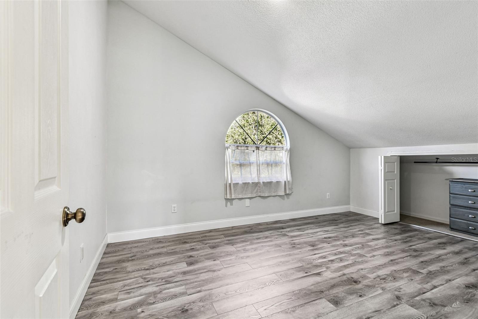 Image 56 of 97 For 9149 Maple Court