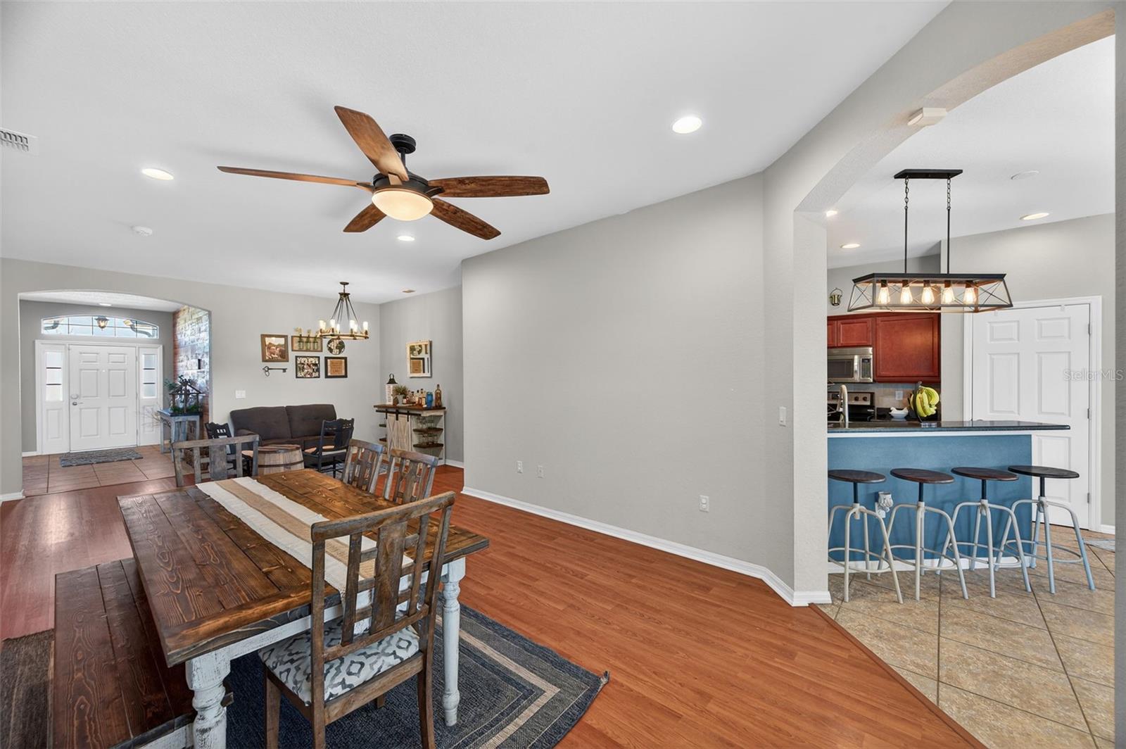 Image 14 of 59 For 4645 Executive Meadows Drive