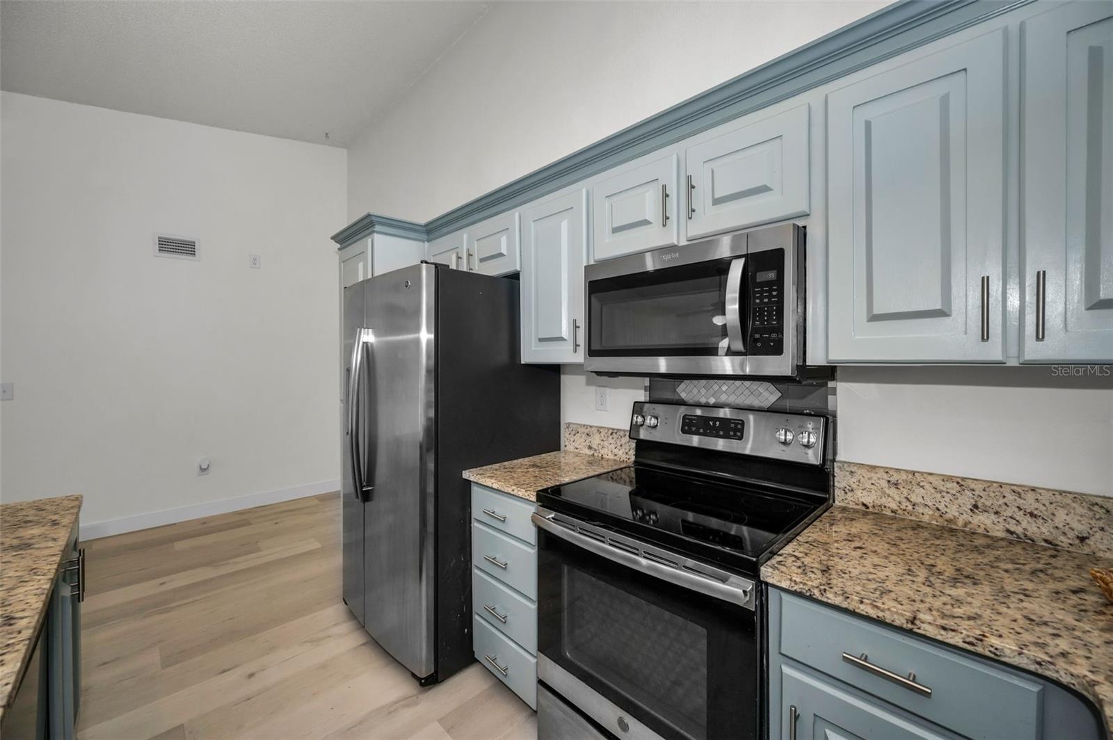 Image 22 of 44 For 3377 Crystal Court E E