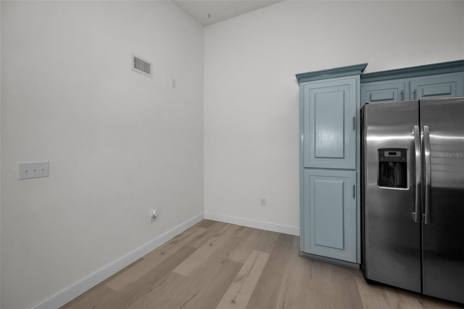 Image 23 of 44 For 3377 Crystal Court E E