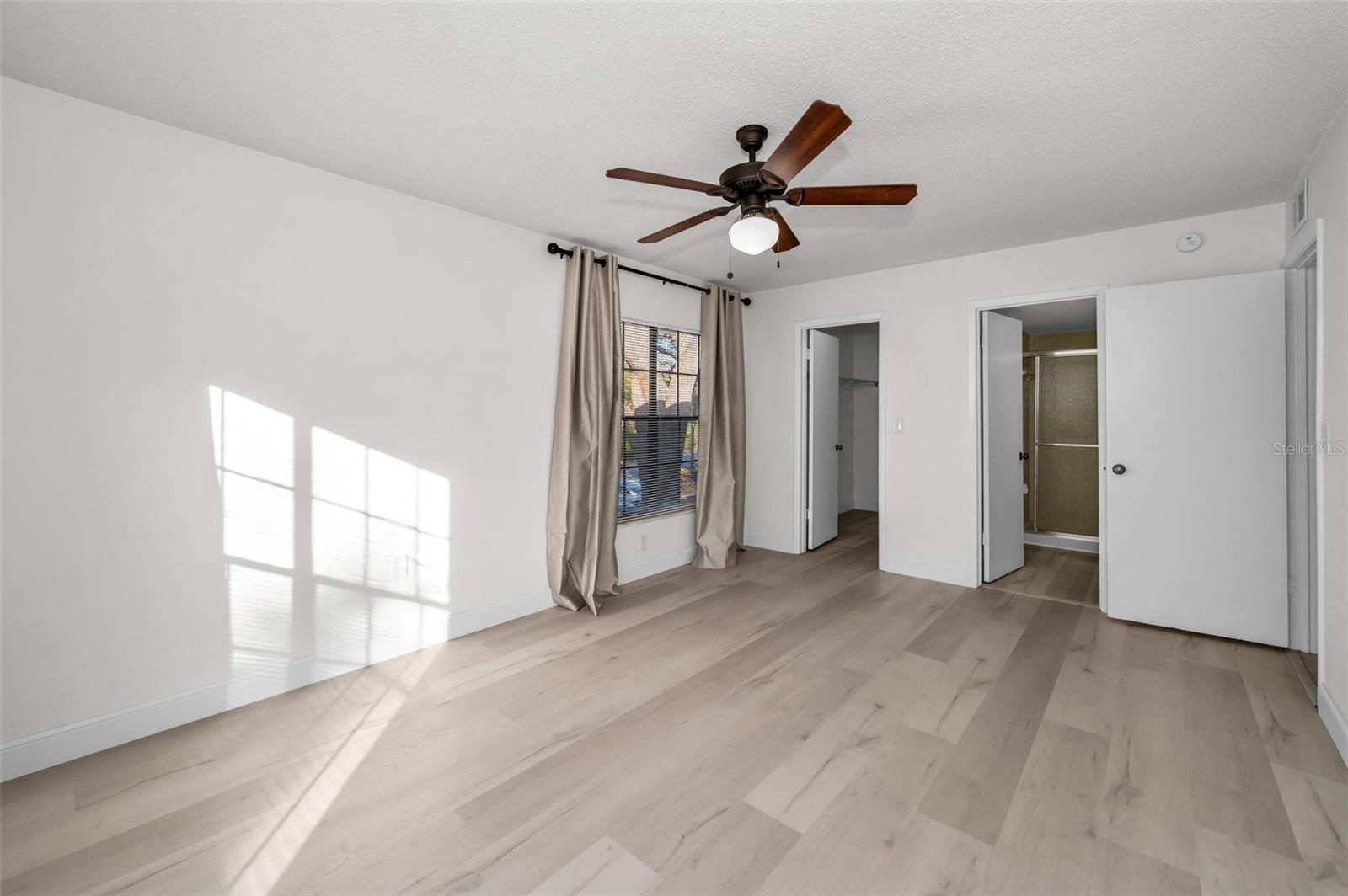 Image 27 of 44 For 3377 Crystal Court E E