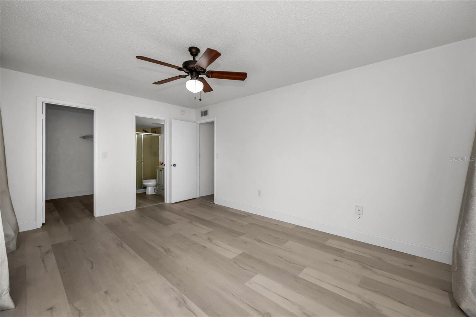 Image 28 of 44 For 3377 Crystal Court E E