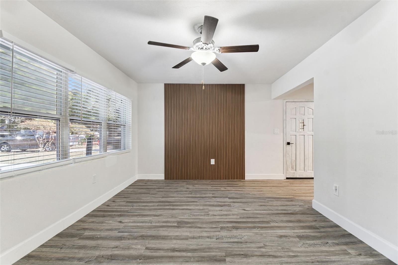 Image 11 of 45 For 4706 Catherine Street