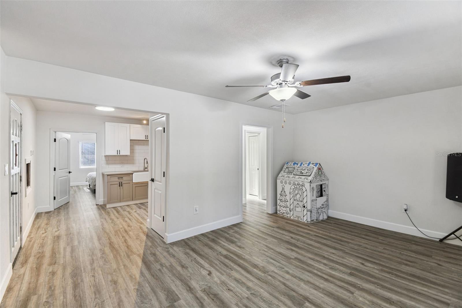 Image 12 of 45 For 4706 Catherine Street