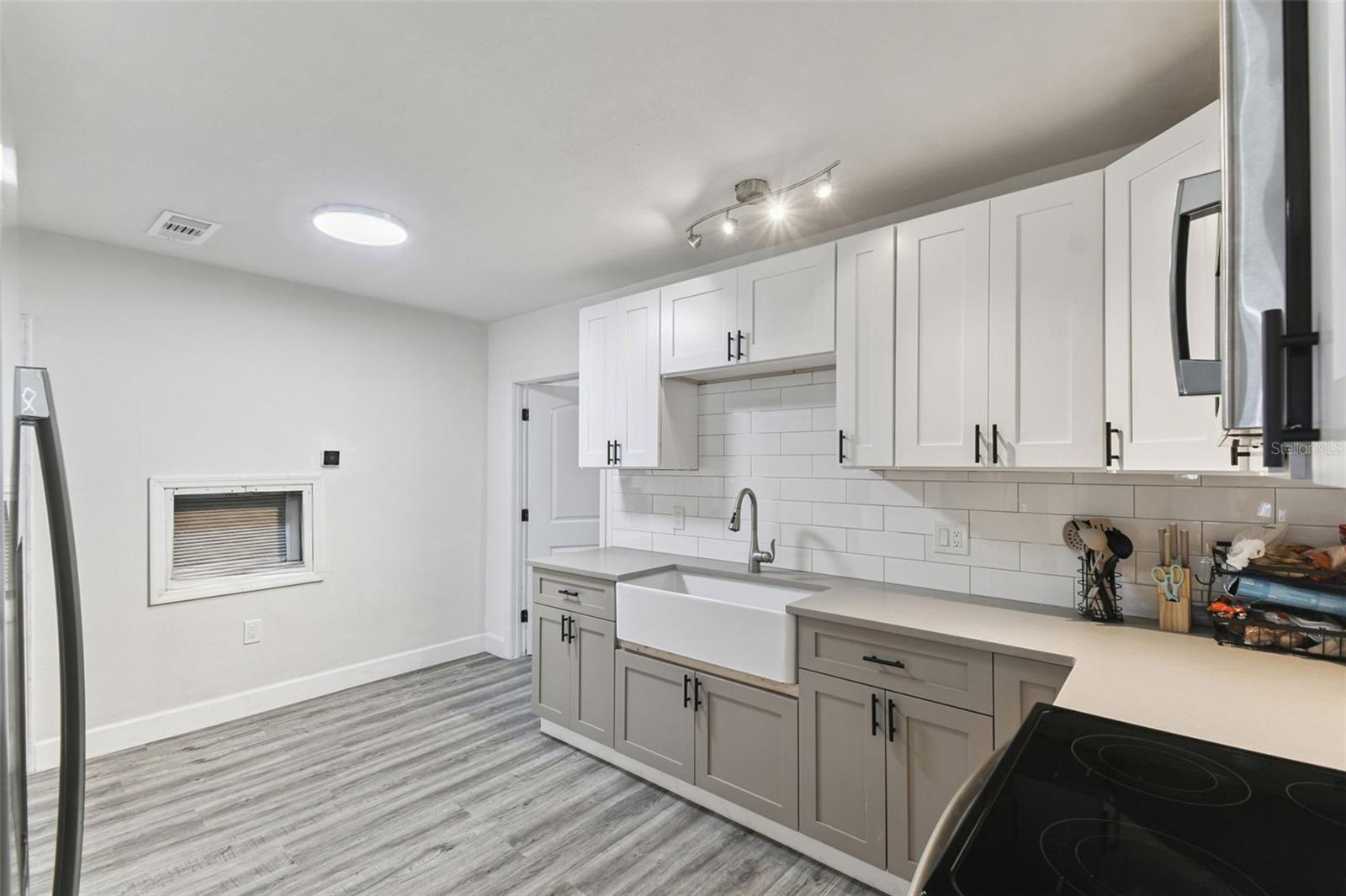 Image 16 of 45 For 4706 Catherine Street