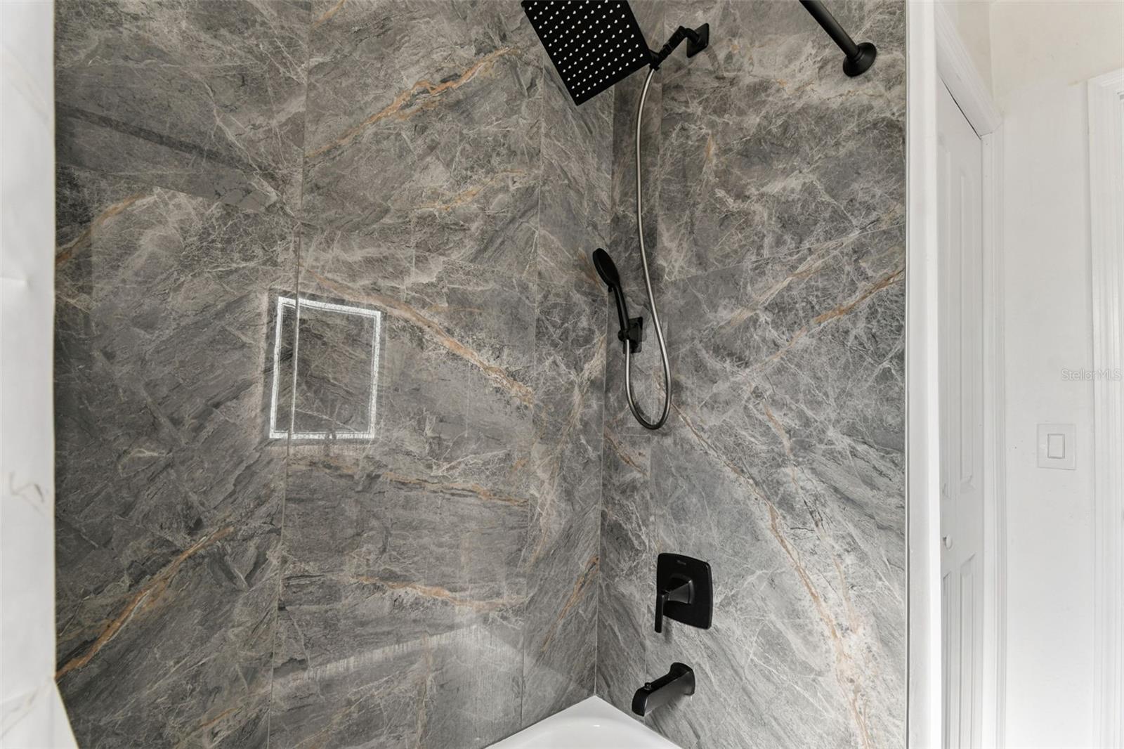 Image 23 of 45 For 4706 Catherine Street