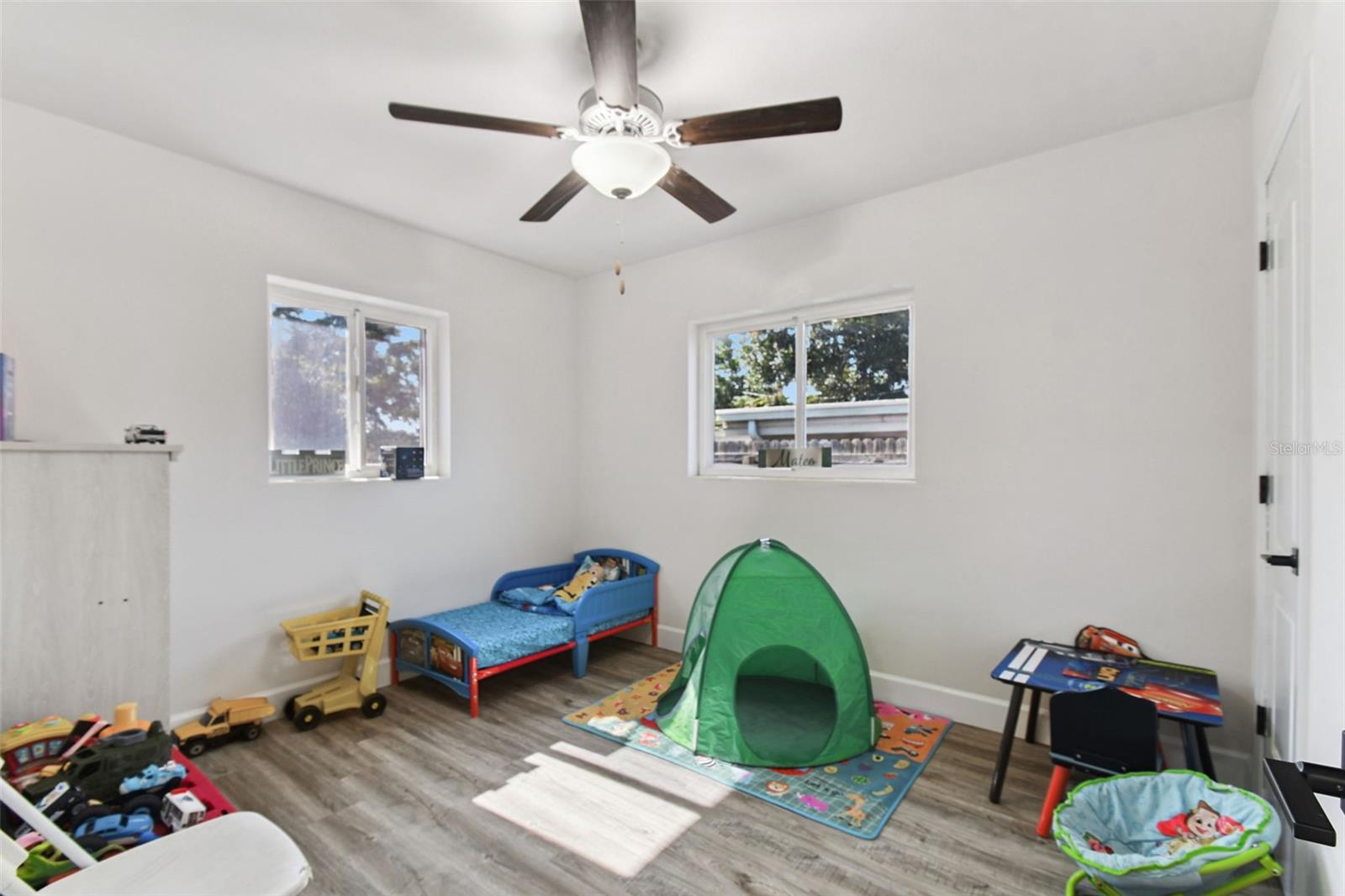 Image 27 of 45 For 4706 Catherine Street