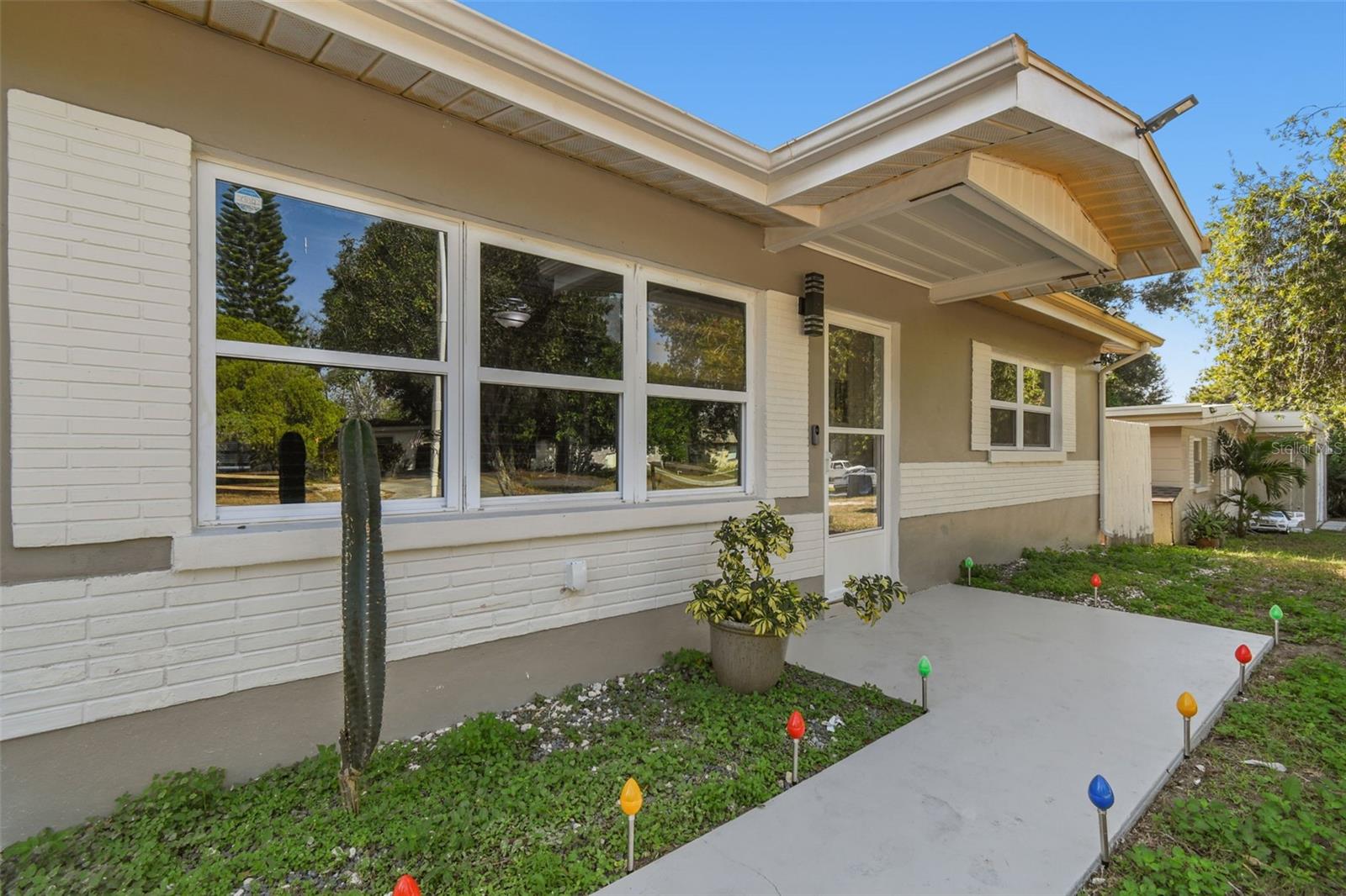 Image 6 of 45 For 4706 Catherine Street