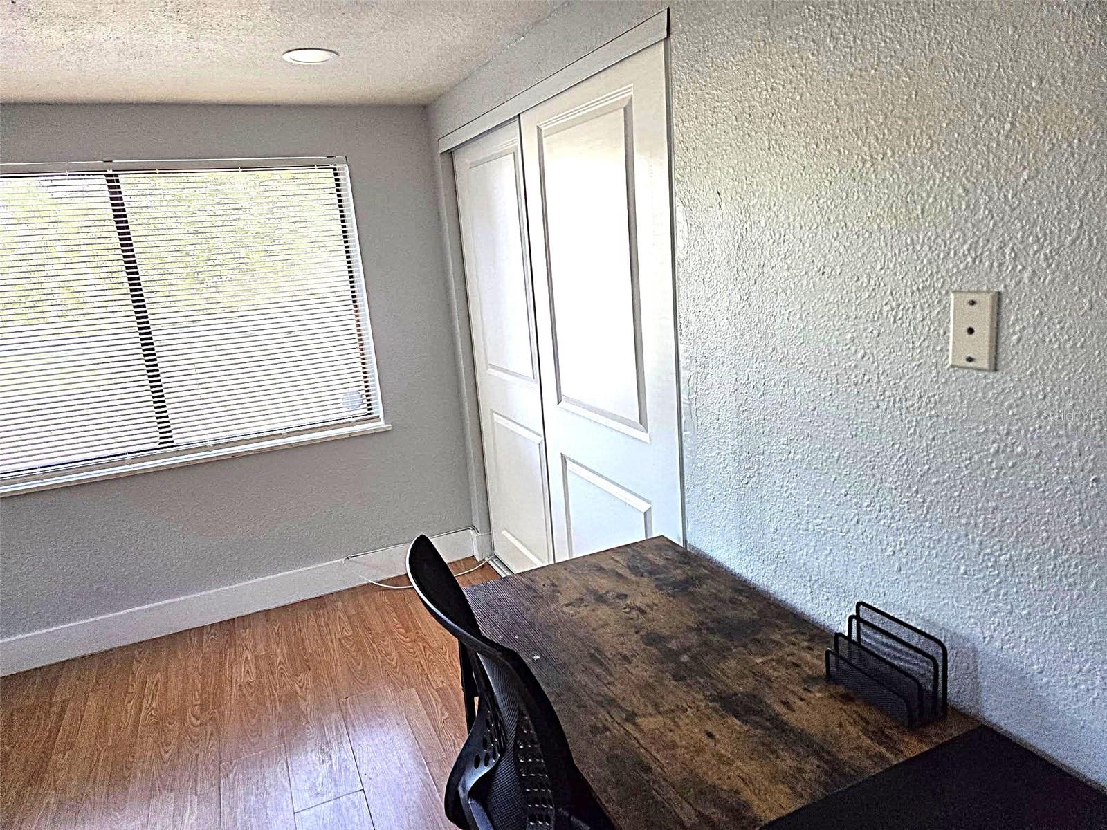 Image 8 of 17 For 6886 49th Avenue N