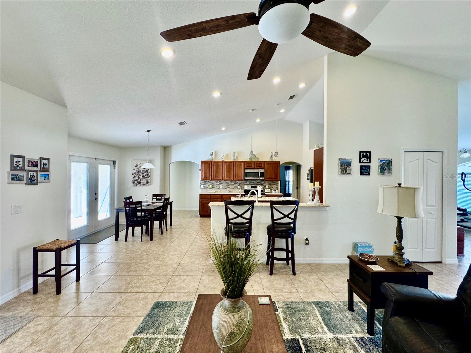 Image 11 of 79 For 13150 Don Loop