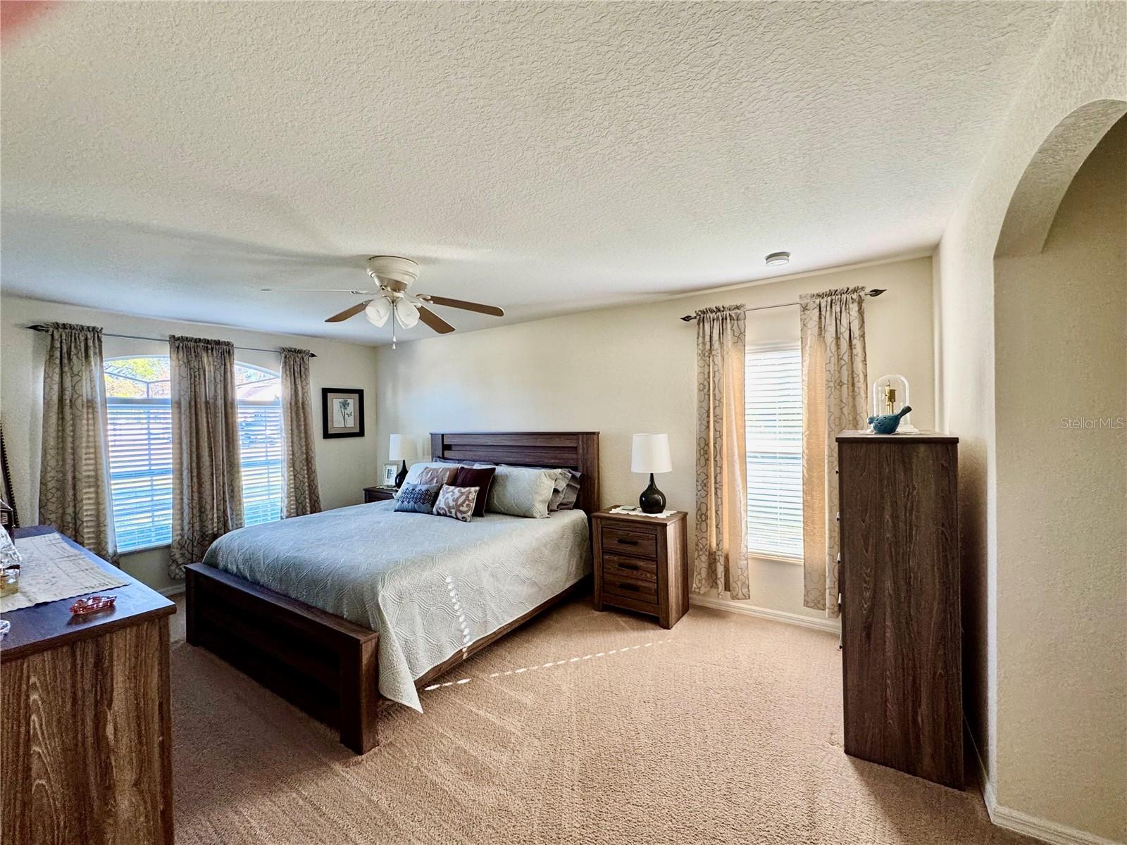 Image 20 of 79 For 13150 Don Loop