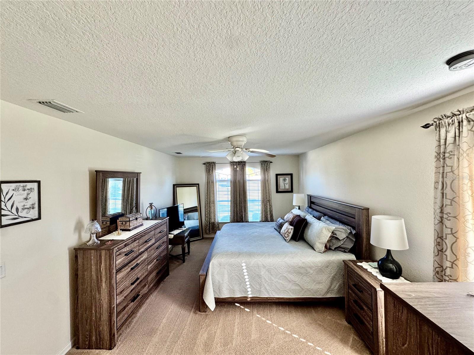 Image 21 of 79 For 13150 Don Loop