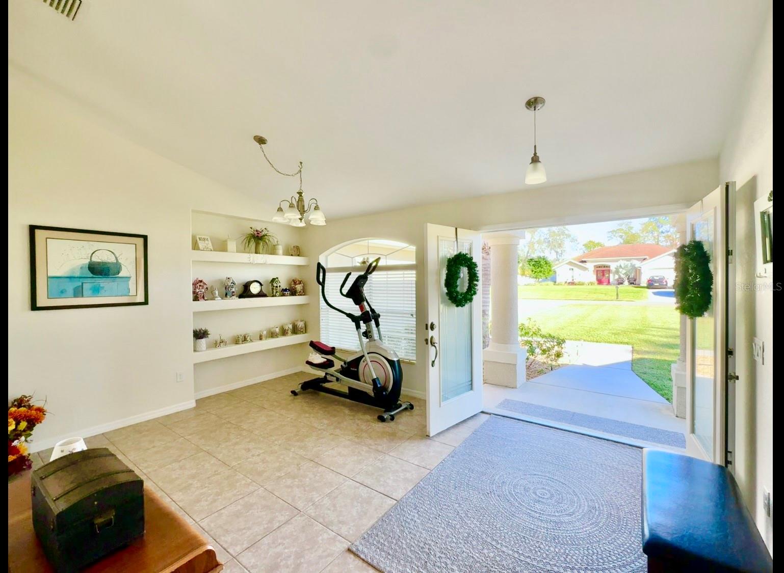 Image 3 of 79 For 13150 Don Loop