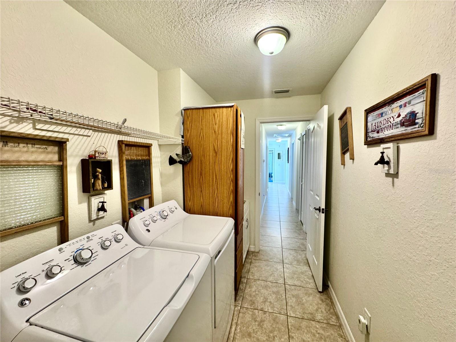 Image 30 of 79 For 13150 Don Loop