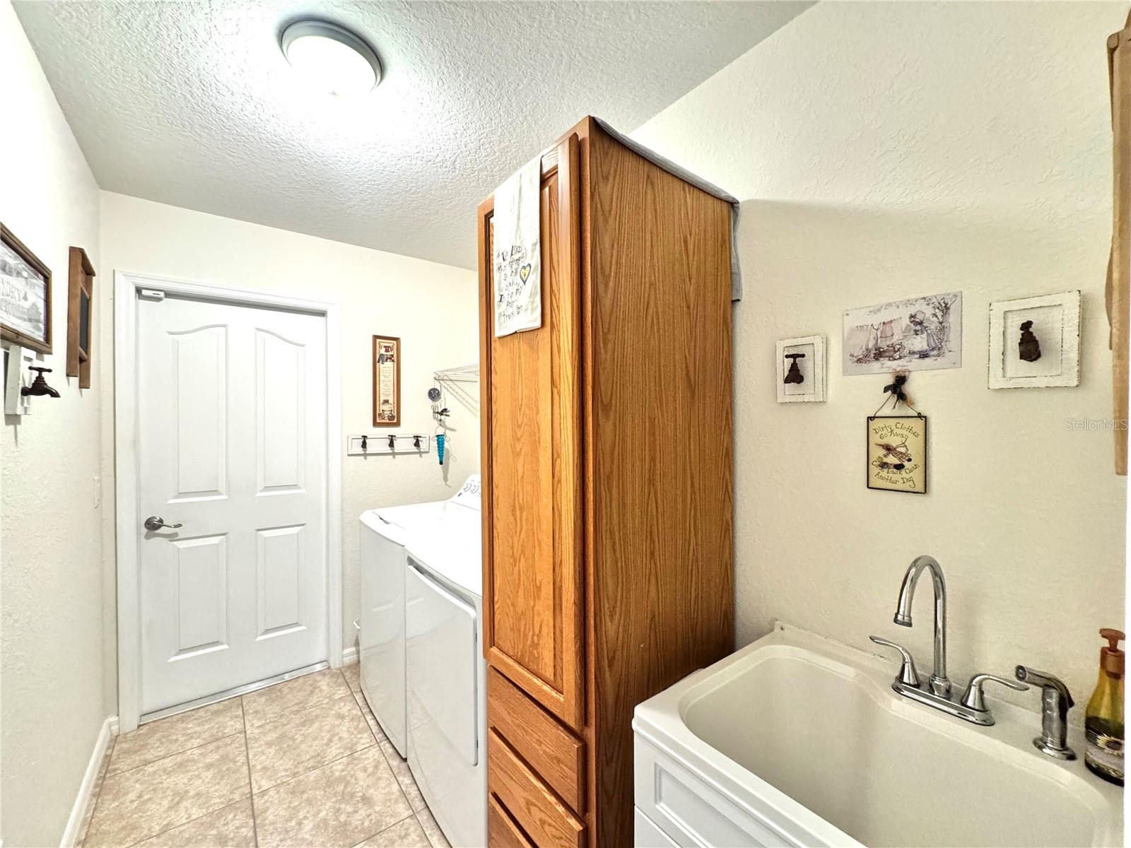 Image 32 of 79 For 13150 Don Loop