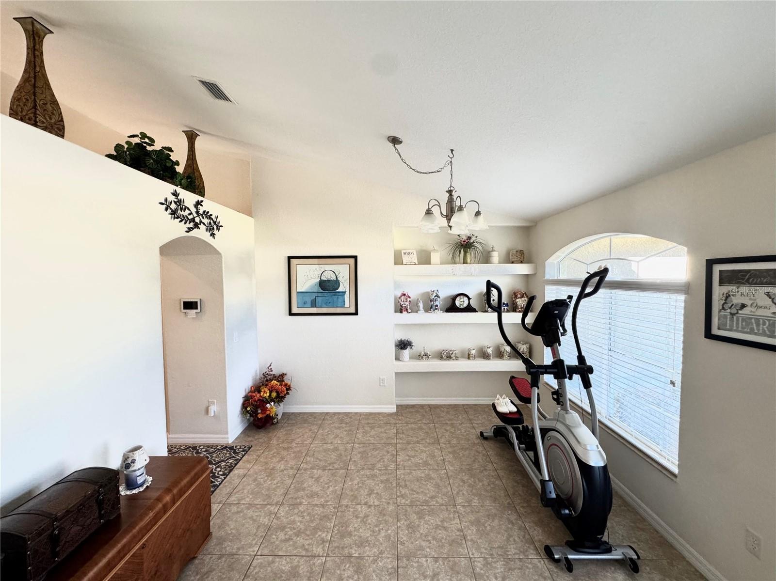 Image 4 of 79 For 13150 Don Loop