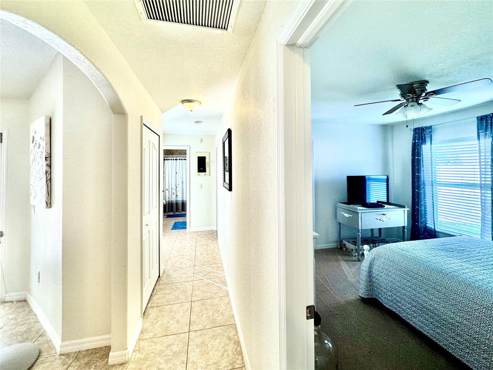 Image 40 of 79 For 13150 Don Loop