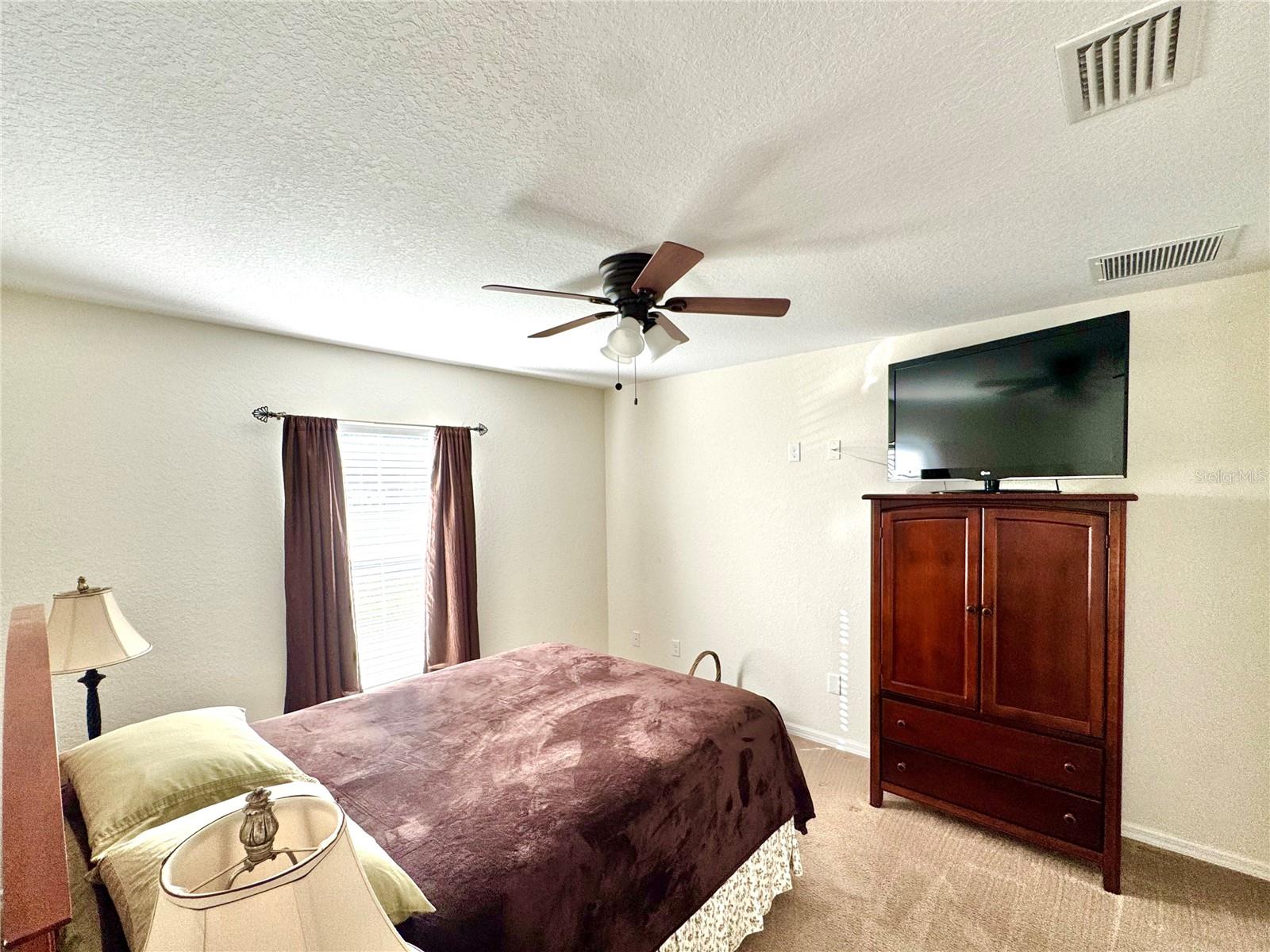 Image 45 of 79 For 13150 Don Loop