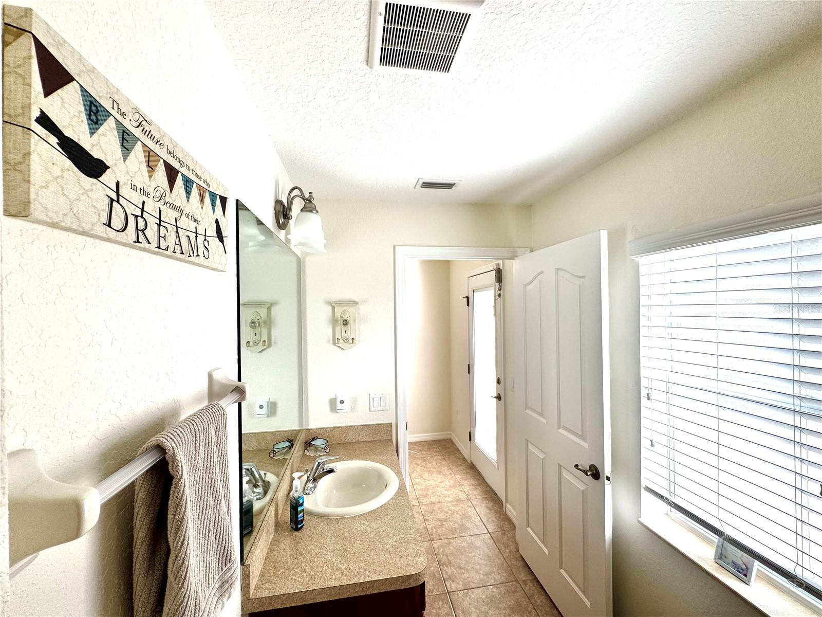 Image 49 of 79 For 13150 Don Loop