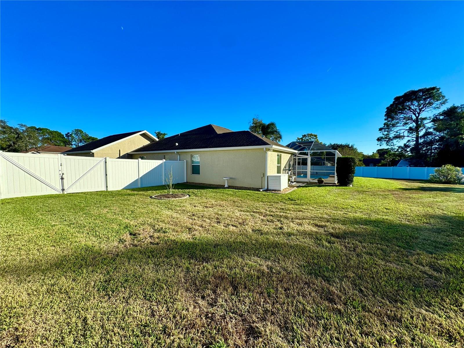 Image 60 of 79 For 13150 Don Loop