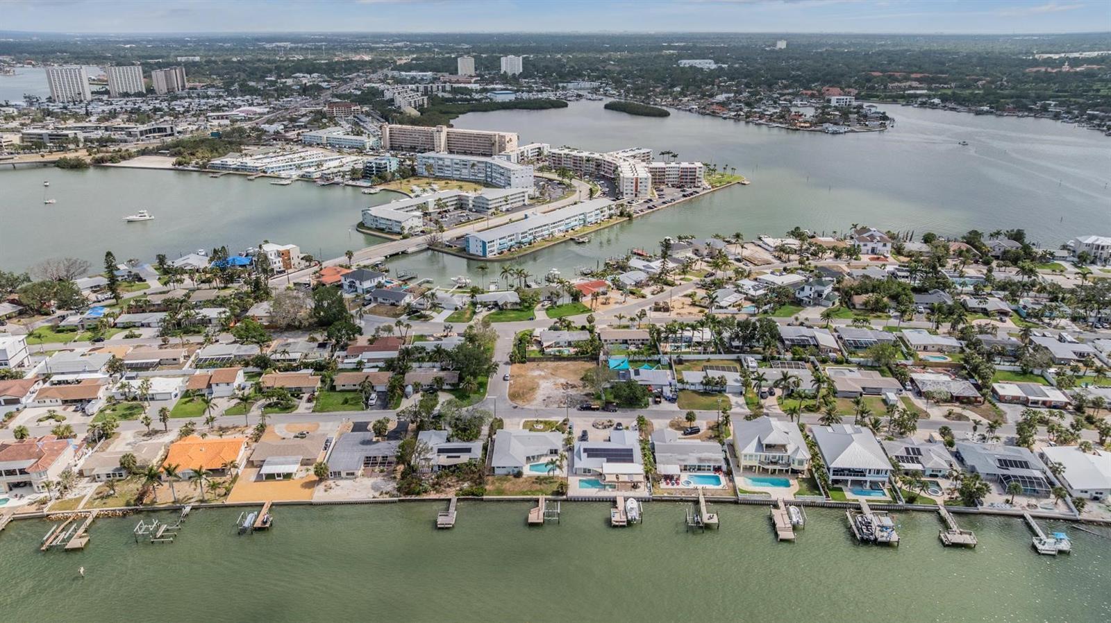 Image 10 of 50 For 7092 Shore Drive