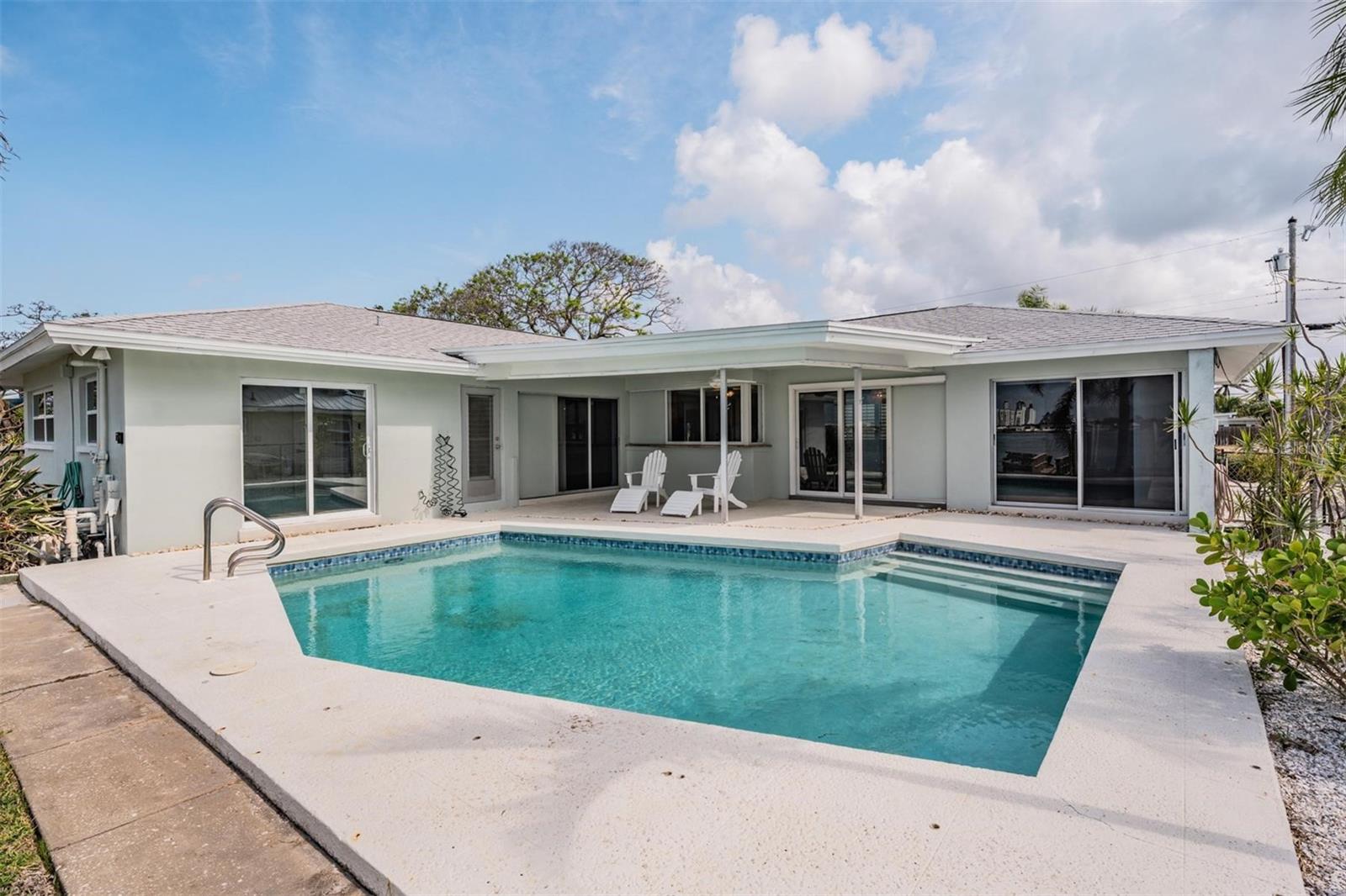 Image 42 of 50 For 7092 Shore Drive