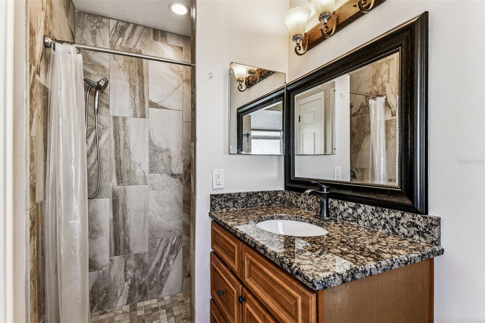 Image 43 of 91 For 13948 Brewster Drive