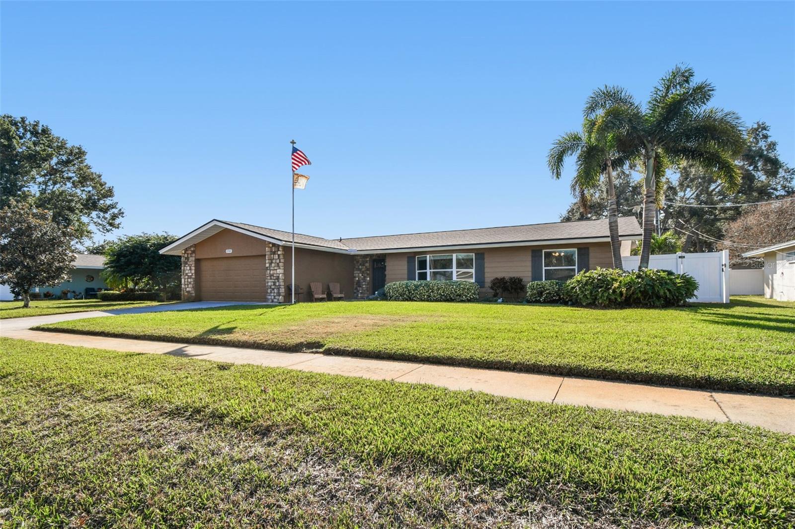 Image 5 of 91 For 13948 Brewster Drive