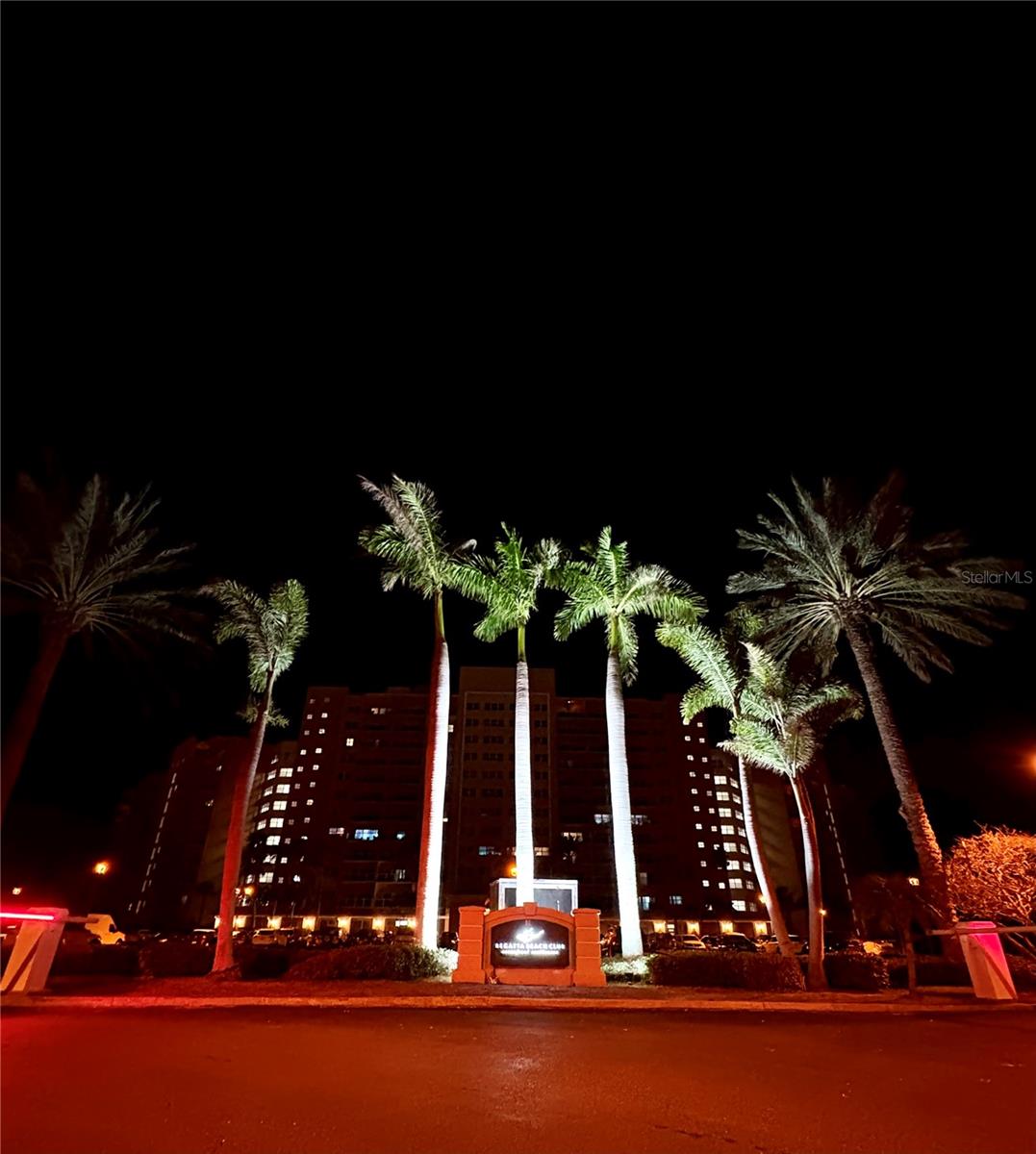 Image 2 of 37 For 880 Mandalay Avenue S214