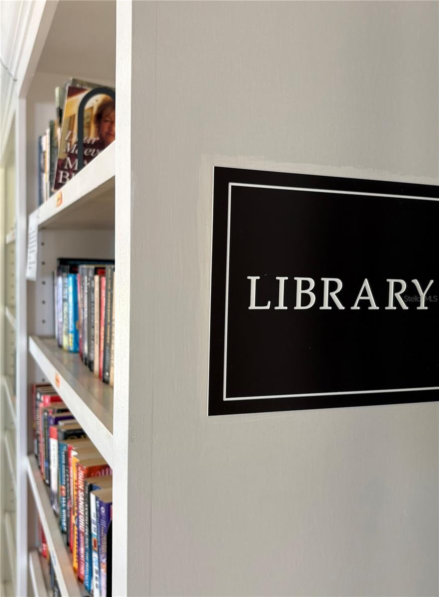 Image 23 of 37 For 880 Mandalay Avenue S214