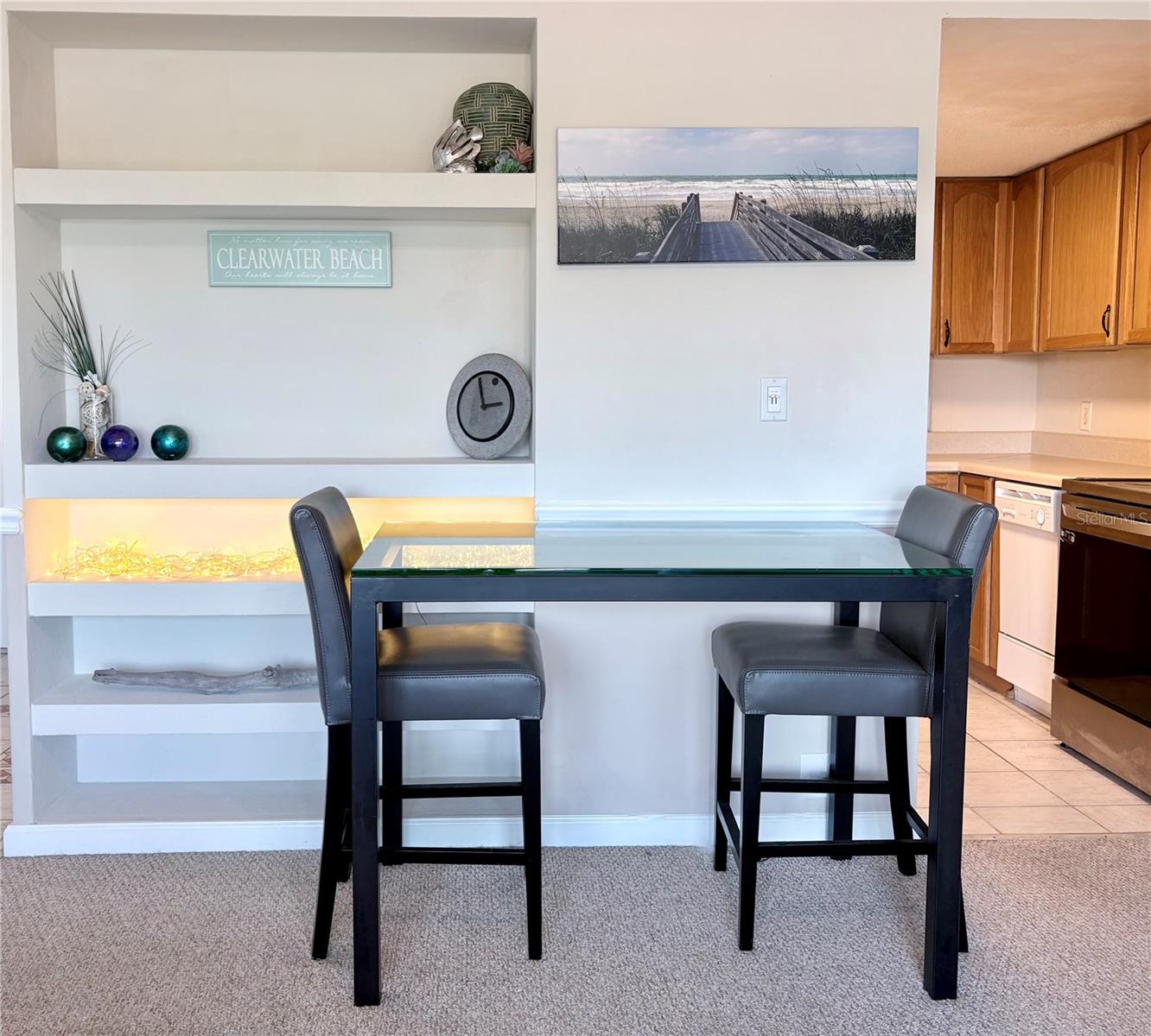 Image 7 of 37 For 880 Mandalay Avenue S214