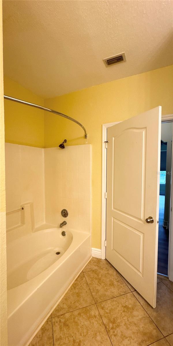 Image 18 of 34 For 2713 Via Murano  219