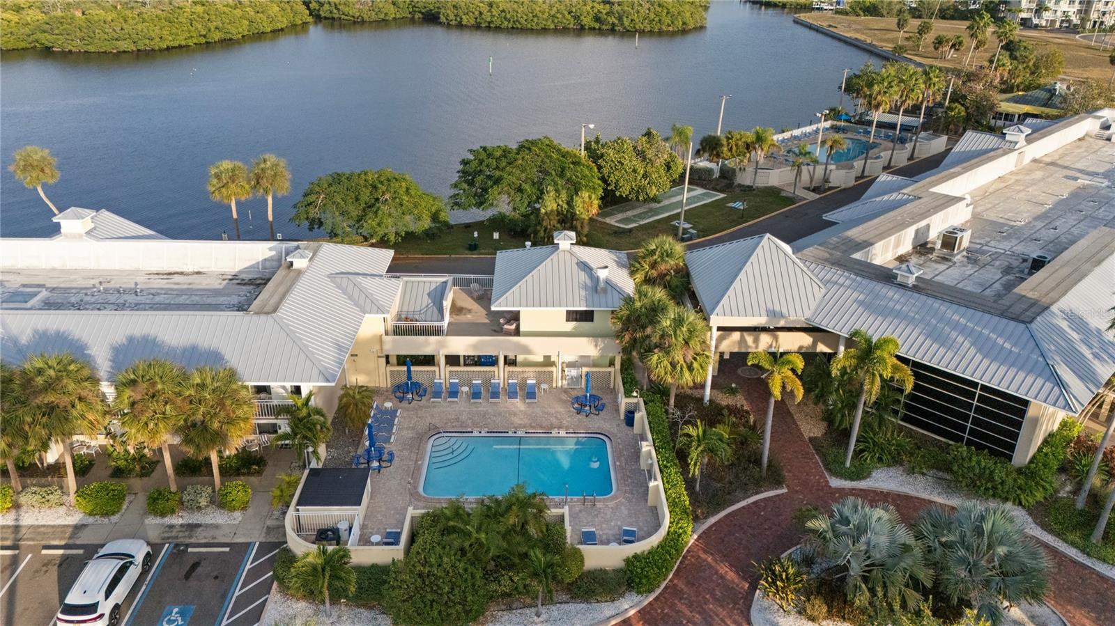 Image 23 of 54 For 611 Destiny Dr 310