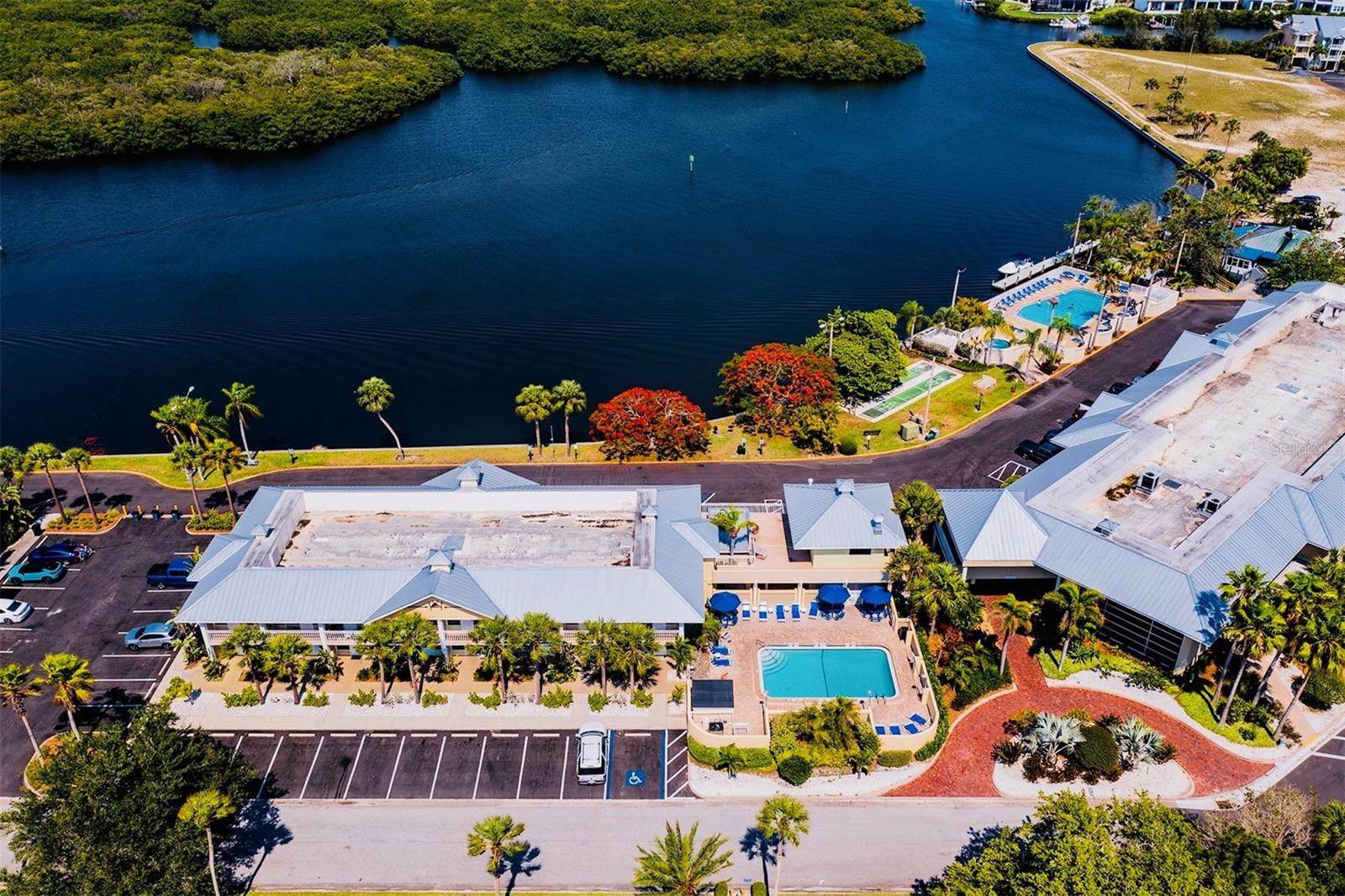 Image 3 of 54 For 611 Destiny Dr 310